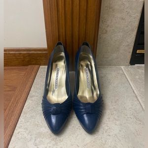 Size 8 Navy Blue High Heel